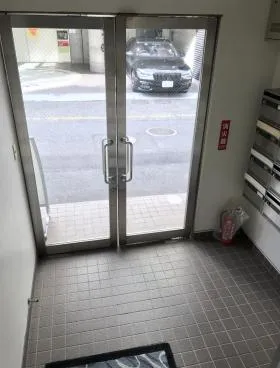 榎本ビルの外観