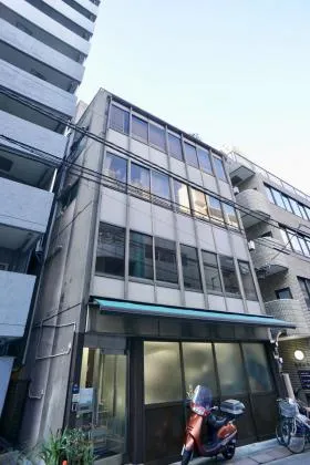 小谷泰昌堂ビルの外観