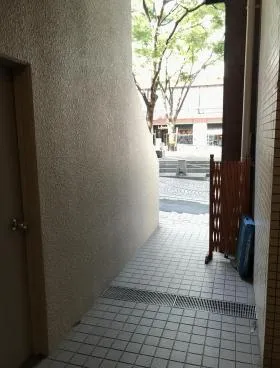 アザブクマイビルの外観