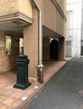 ビビアン人形町ビルの外観