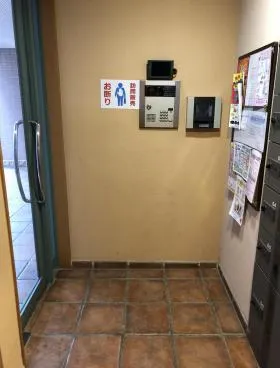 ビビアン人形町ビルの外観