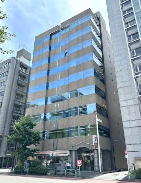 ソフト99ビルの外観