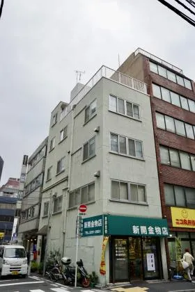 シンカイビルの外観