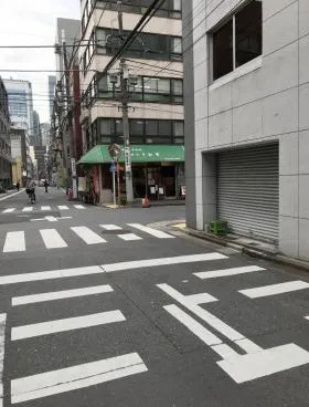 シンカイビルの外観
