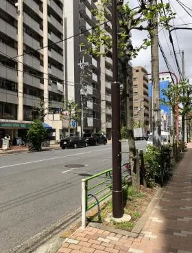 サンパーク鶯谷ビルの外観