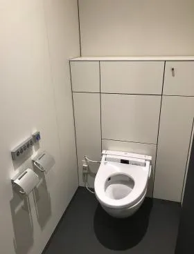 銀泉西新橋ビルの外観