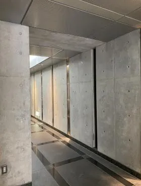 小原サンデンビルの外観