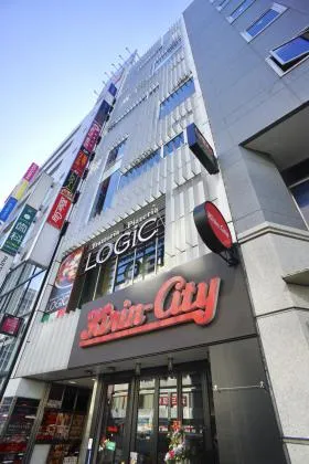 池袋ルミエールビルの外観