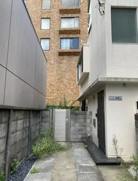 en deux南青山ビルの外観