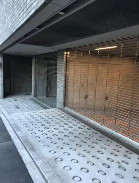 フレンシア外苑ビルの外観