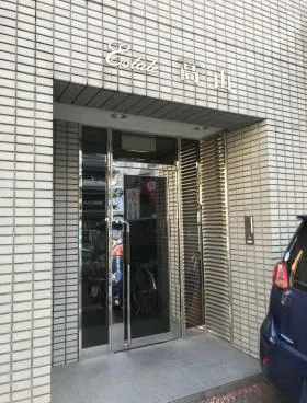 エステート高山ビルの外観