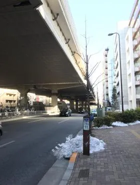 幡ヶ谷スカイマンションの外観