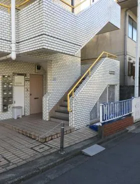 ニューホワイトマンションの外観