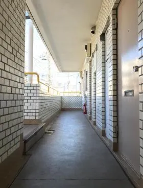 ニューホワイトマンションの外観