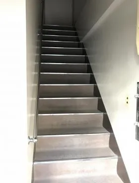 鈴木ビルの外観