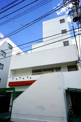ペンギン荻窪ビルの外観