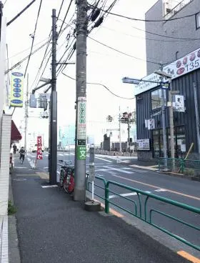朝野ビルの外観