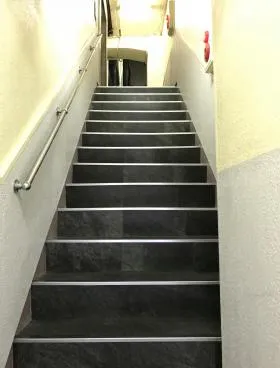 昌栄ビルの外観