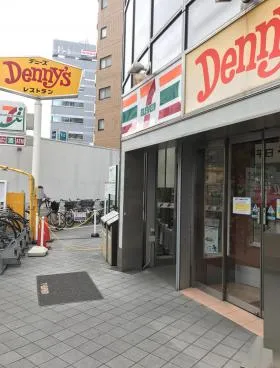 FLAMPビルの外観
