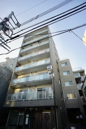 ライトコート四谷の外観