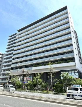 コンフォリア東新宿ステーションフロントの外観