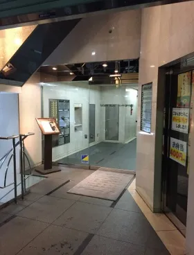 宝ビル本館の外観