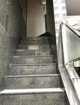 イッシンジャパンビルの外観