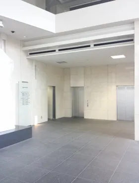 日本橋安田スカイゲートビルの外観