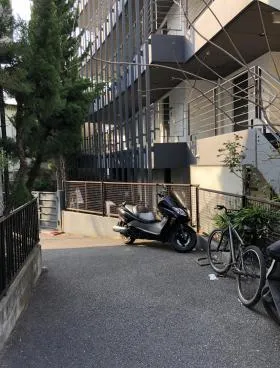 トランドゥー白金台ビルの外観