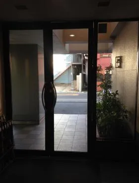 ヤリタビルの外観