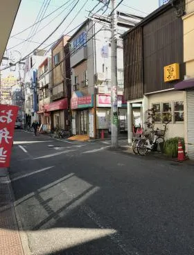 茶静山園ビルの外観