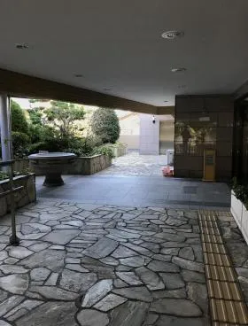 グラーサ中野ビルの外観