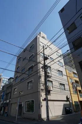 アイデスビルの外観
