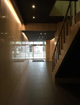 ナリコマHD新宿ビルの外観