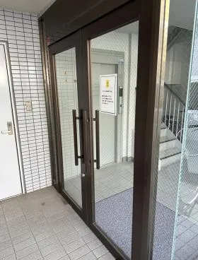 緑岡ハウスビルの外観