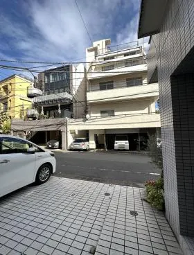 緑岡ハウスビルの外観