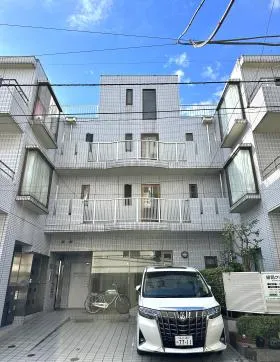 緑岡ハウスビルの外観
