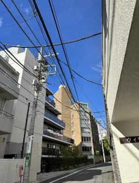 緑岡ハウスビルの外観
