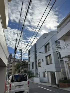 緑岡ハウスビルの外観