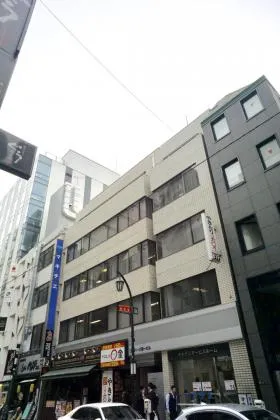 ユニバース第1ビルの外観