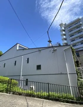 eMビルの外観