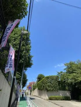 eMビルの外観