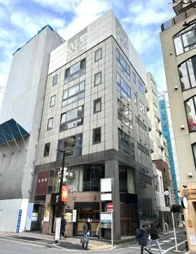 ラミュ・ウーズ十番ビルの外観