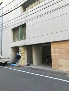 白橋ビルの外観
