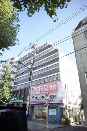 STKビルの外観
