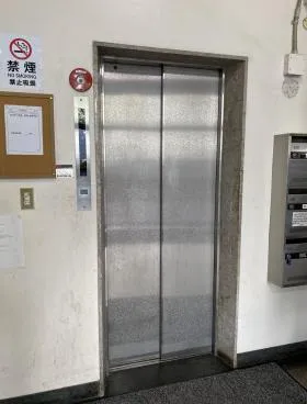 STKビルの外観