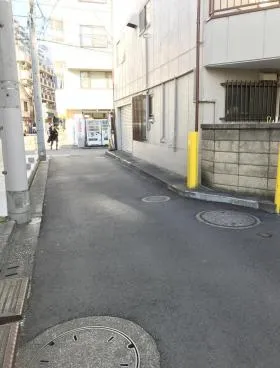 新照ビルの外観