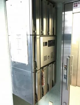 レキセン沖本ビルの外観