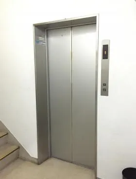 シルバービルの外観