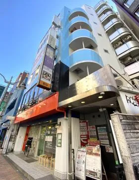 池袋C3ビルの外観